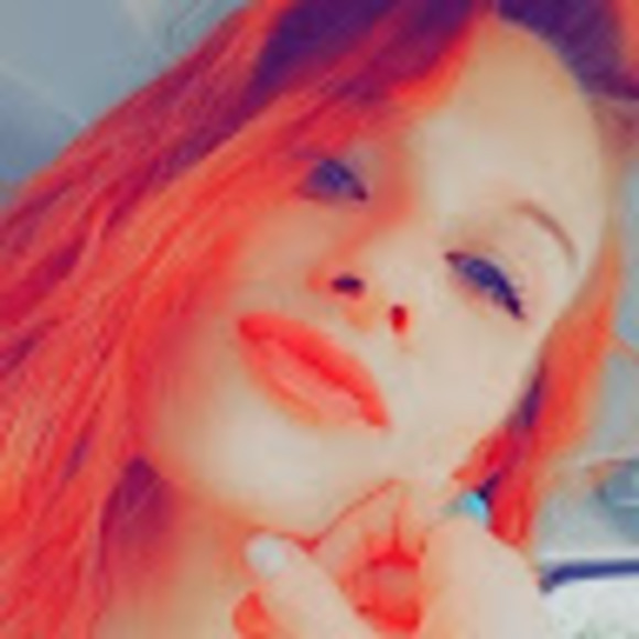 Meet your Posher, Cass - Picture 1 of 1